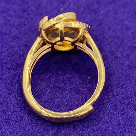 New, no tags. Yellow topaz, intense colour, white diamond accents, real gold - Picture 4 of 16